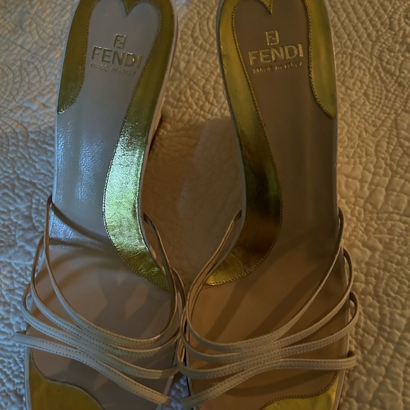 Fendi wedge sandals cream size 39 ( Authentic) - Picture 5 of 8